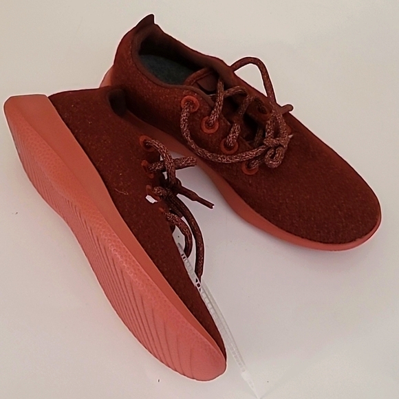Allbirds L.E. Burgundy Wool Runners NWOT - Picture 15 of 16